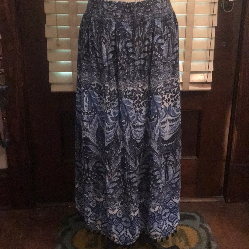 Lined J. Jill skirt with mini tassels at hem